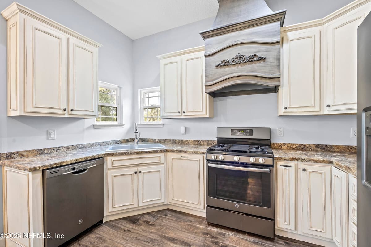 7016 OAK RIDGE Drive, Glen St. Mary, FL 32040, Glen St. Mary, FL - photo 2