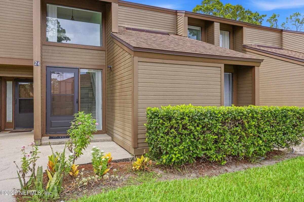 24 SALISBURY Court, Palm Coast, FL 32137, Palm Coast, FL - photo 2