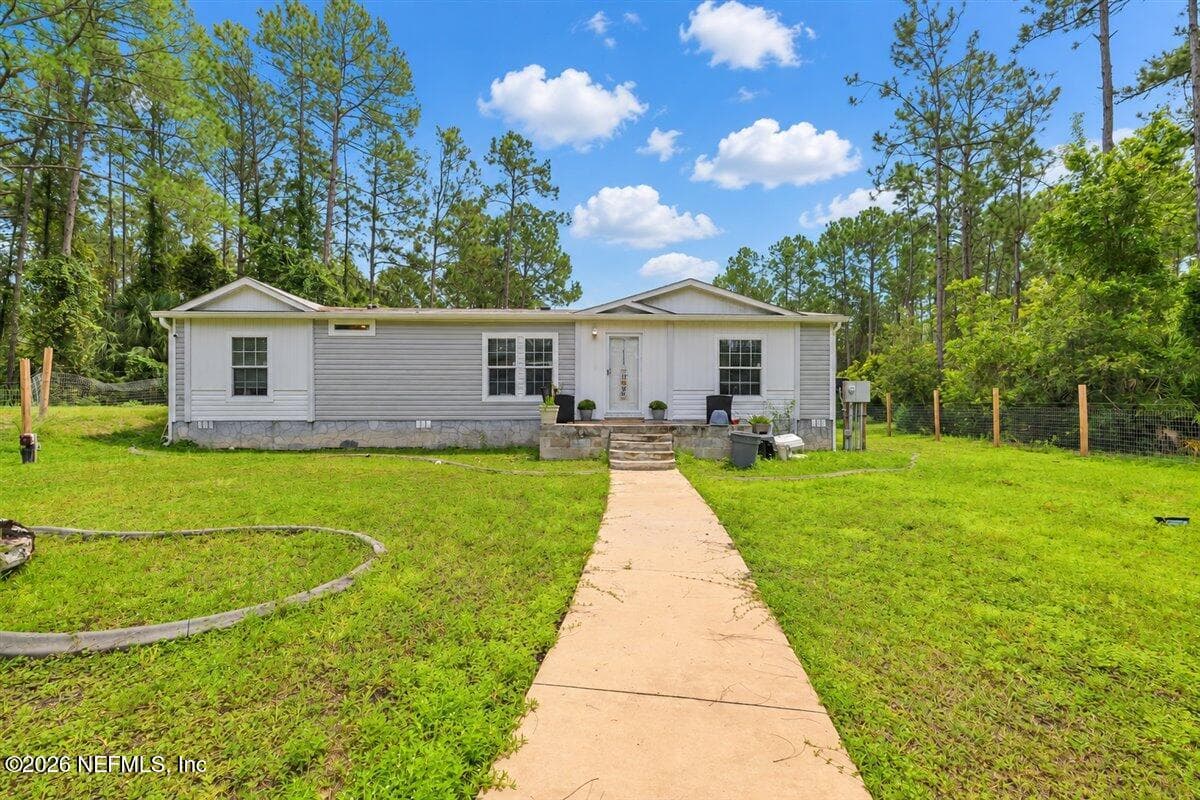 676 S COUNTY ROAD 315, Interlachen, FL 32148