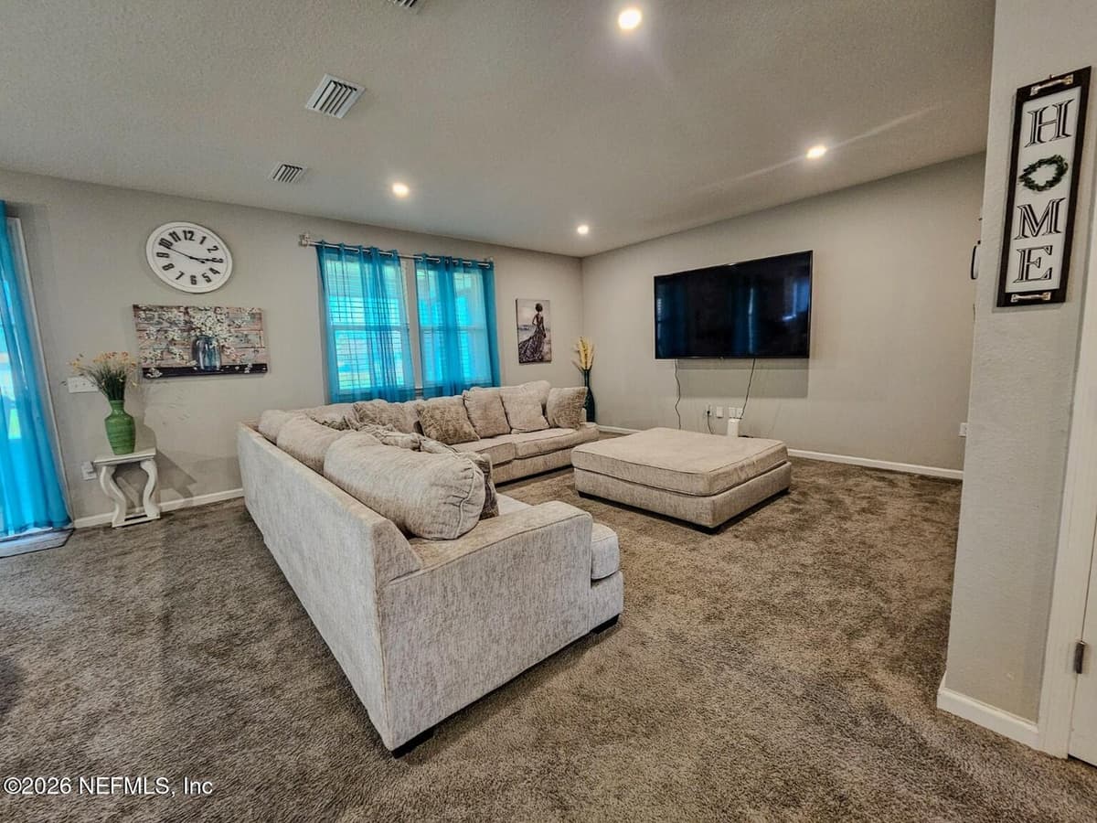 12573 Lake Taylor Lane, Jacksonville, FL 32218, Jacksonville, FL - photo 3