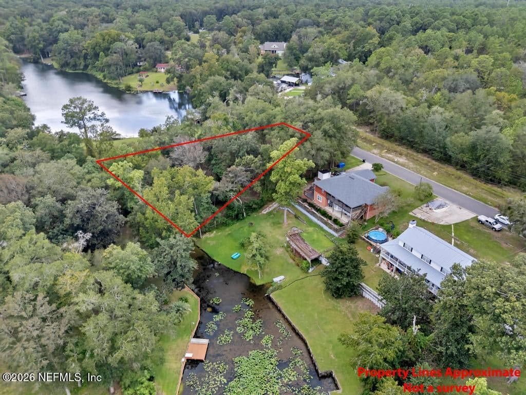 592 LAKE ASBURY Drive, Green Cove Springs, FL 32043