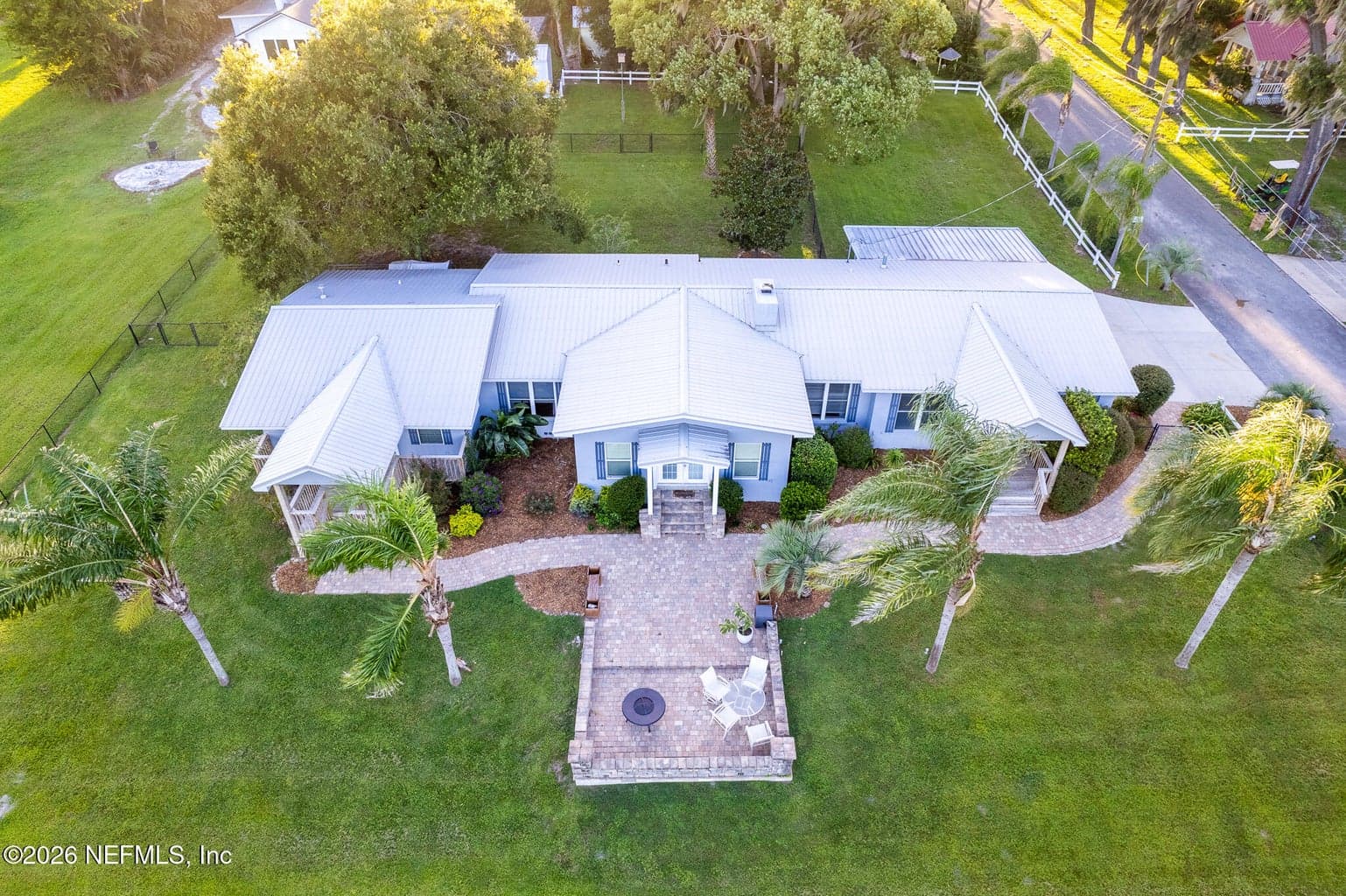 1 MAGNOLIA Avenue, Crescent City, FL 32112