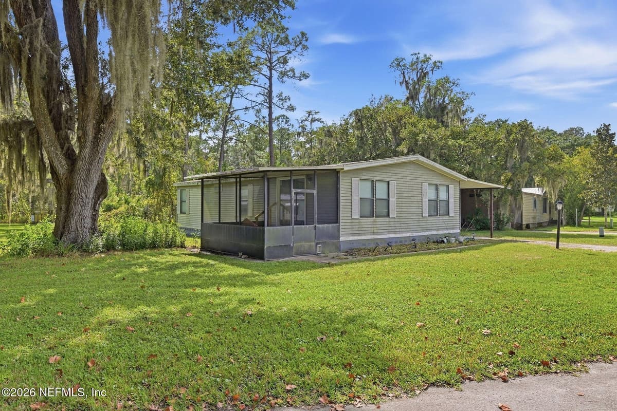 106 E WARREN Avenue, East Palatka, FL 32131, East Palatka, FL - photo 2