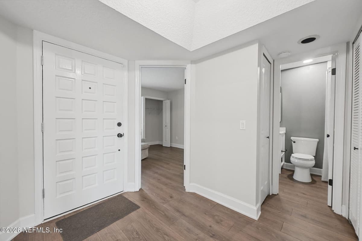 3809 LAVISTA Circle 210, Jacksonville, FL 32217, Jacksonville, FL - photo 2