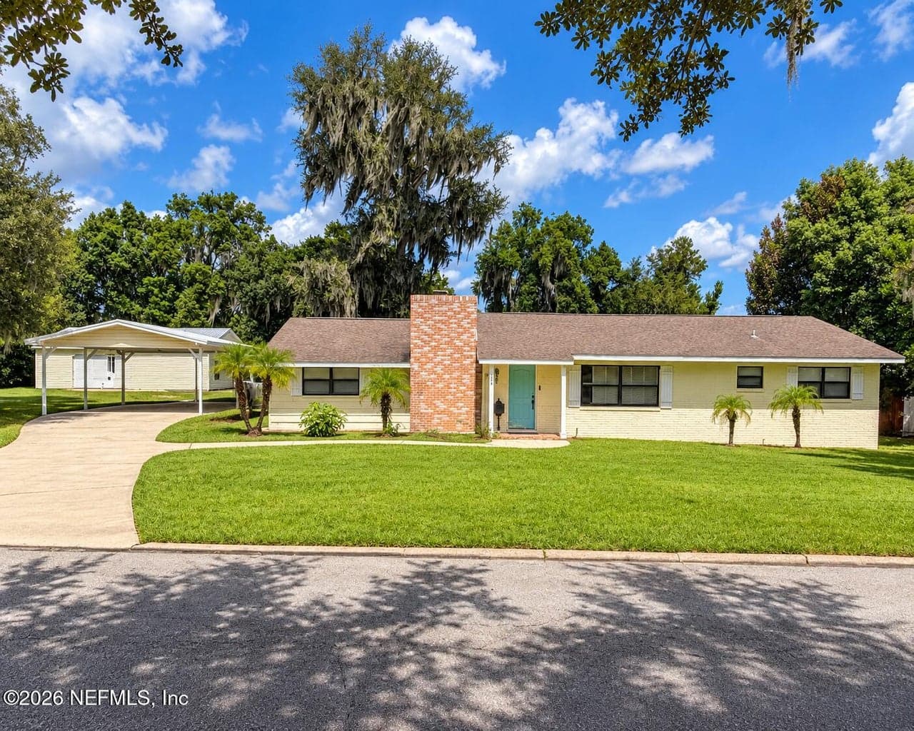 202 LAKEVIEW Avenue, Crescent City, FL 32112