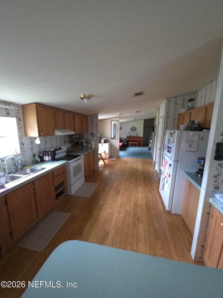 633 MARION Avenue, Interlachen, FL 32148, Interlachen, FL - photo 2