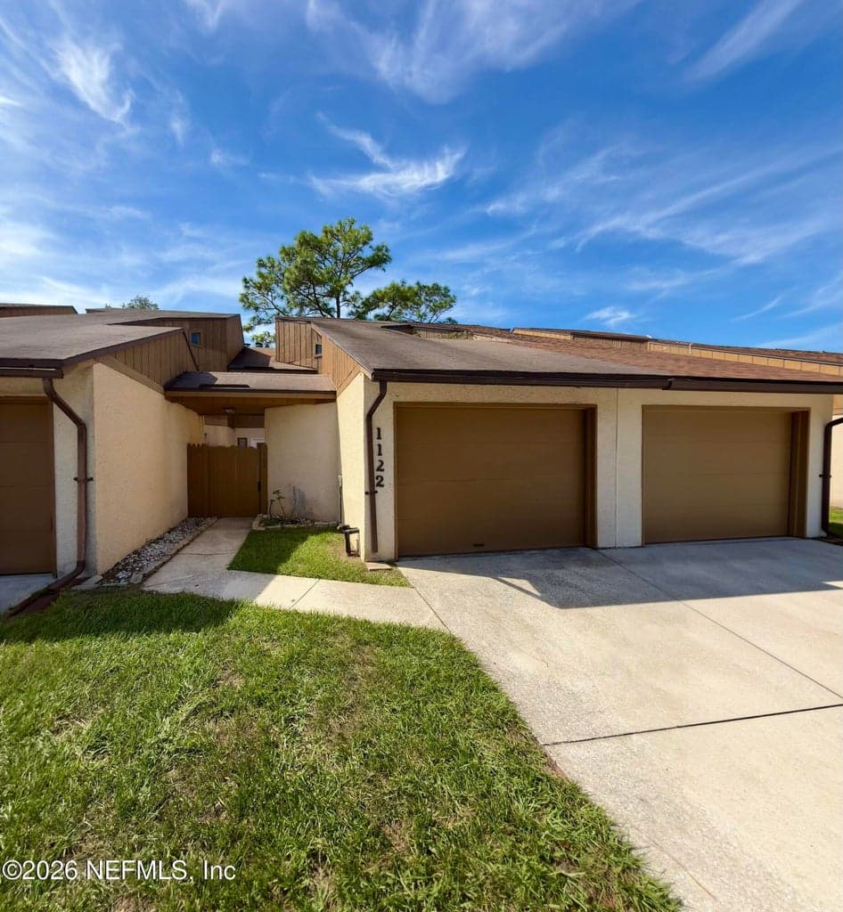 1122 ROMAINE Circle E, Jacksonville, FL 32225