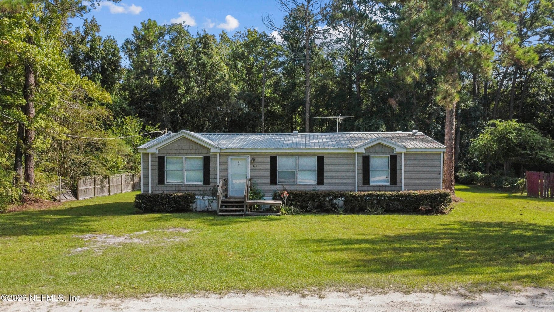 8417 CREEKSIDE Drive, Macclenny, FL 32063