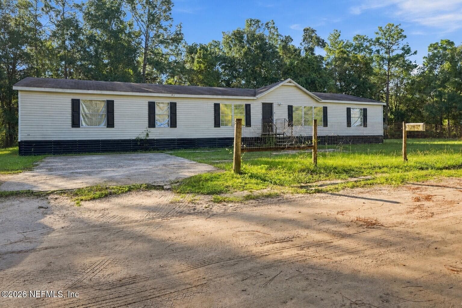 254 7TH Avenue SE, Interlachen, FL 32148