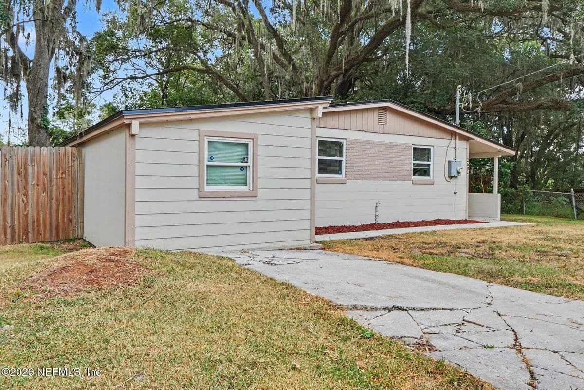 2501 RED ROBIN Drive E, Jacksonville, FL 32210, Jacksonville, FL - photo 2
