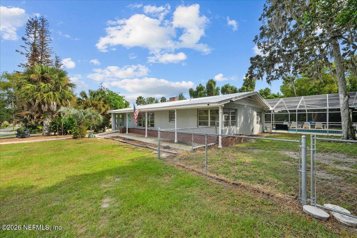 301 LAKEVIEW Avenue, Crescent City, FL 32112, Crescent City, FL - photo 2