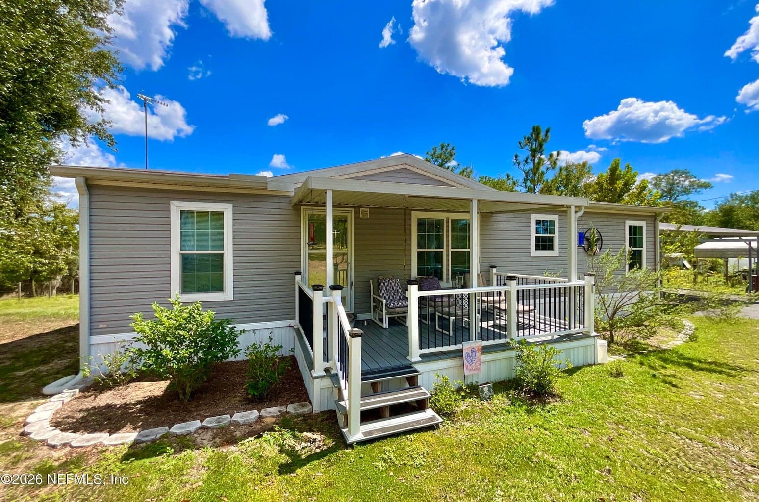 104 SILVER DOLLAR Drive, Hawthorne, FL 32640