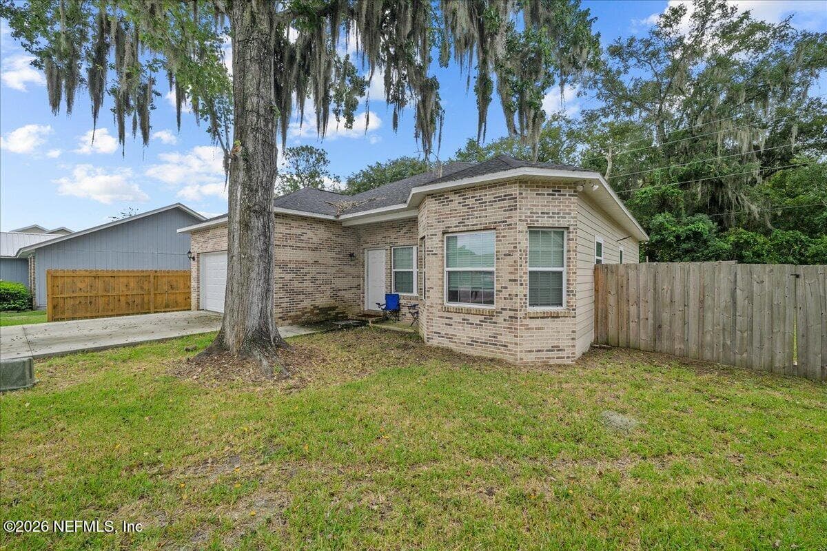 6107 W 1ST Manor, Palatka, FL 32177, Palatka, FL - photo 2
