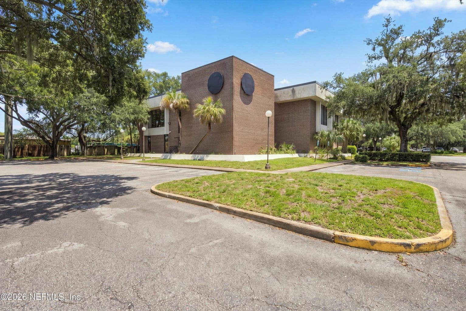 101 SCHOLARS Way, Jacksonville, FL 32216