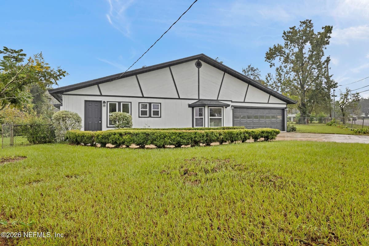 907 CREST Drive E, Jacksonville, FL 32221, Jacksonville, FL - photo 2