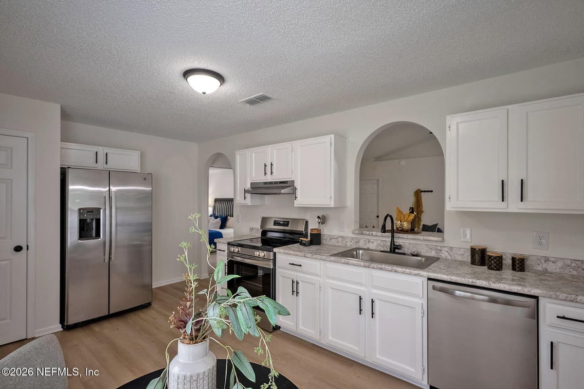 8067 MACTAVISH Way W, Jacksonville, FL 32244, Jacksonville, FL - photo 3