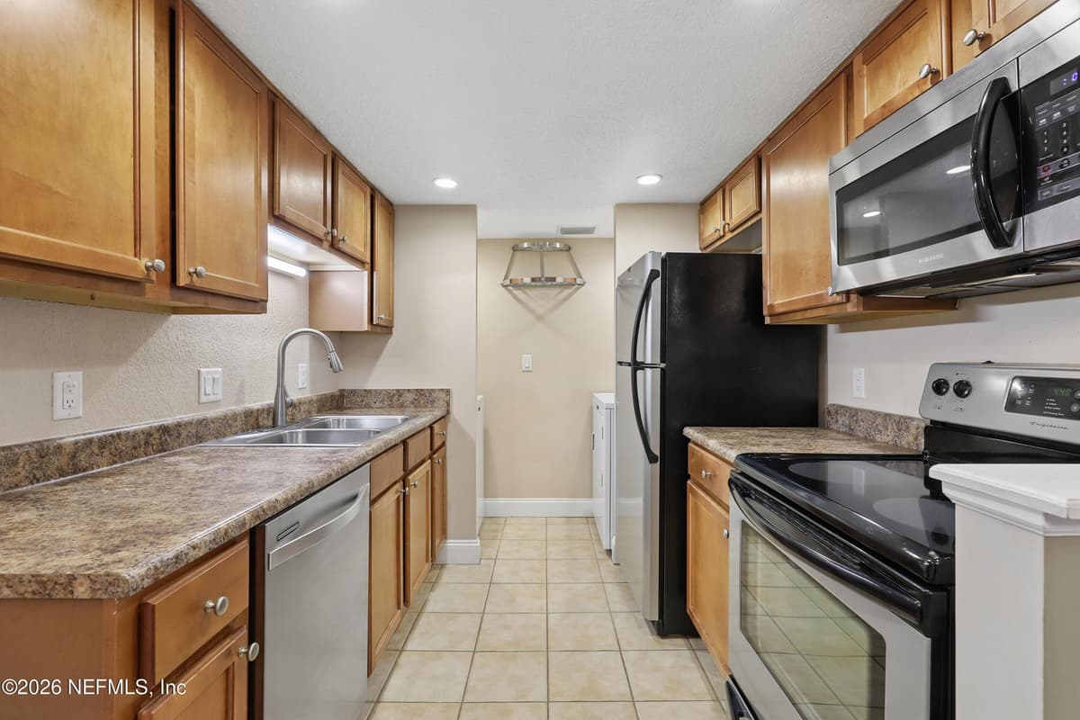 3737 LORETTO Road 407, Jacksonville, FL 32223, Jacksonville, FL - photo 3