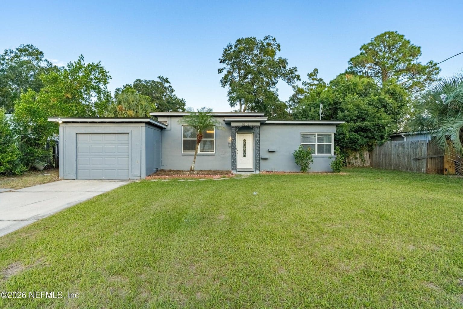 6167 FORDHAM Circle E, Jacksonville, FL 32217