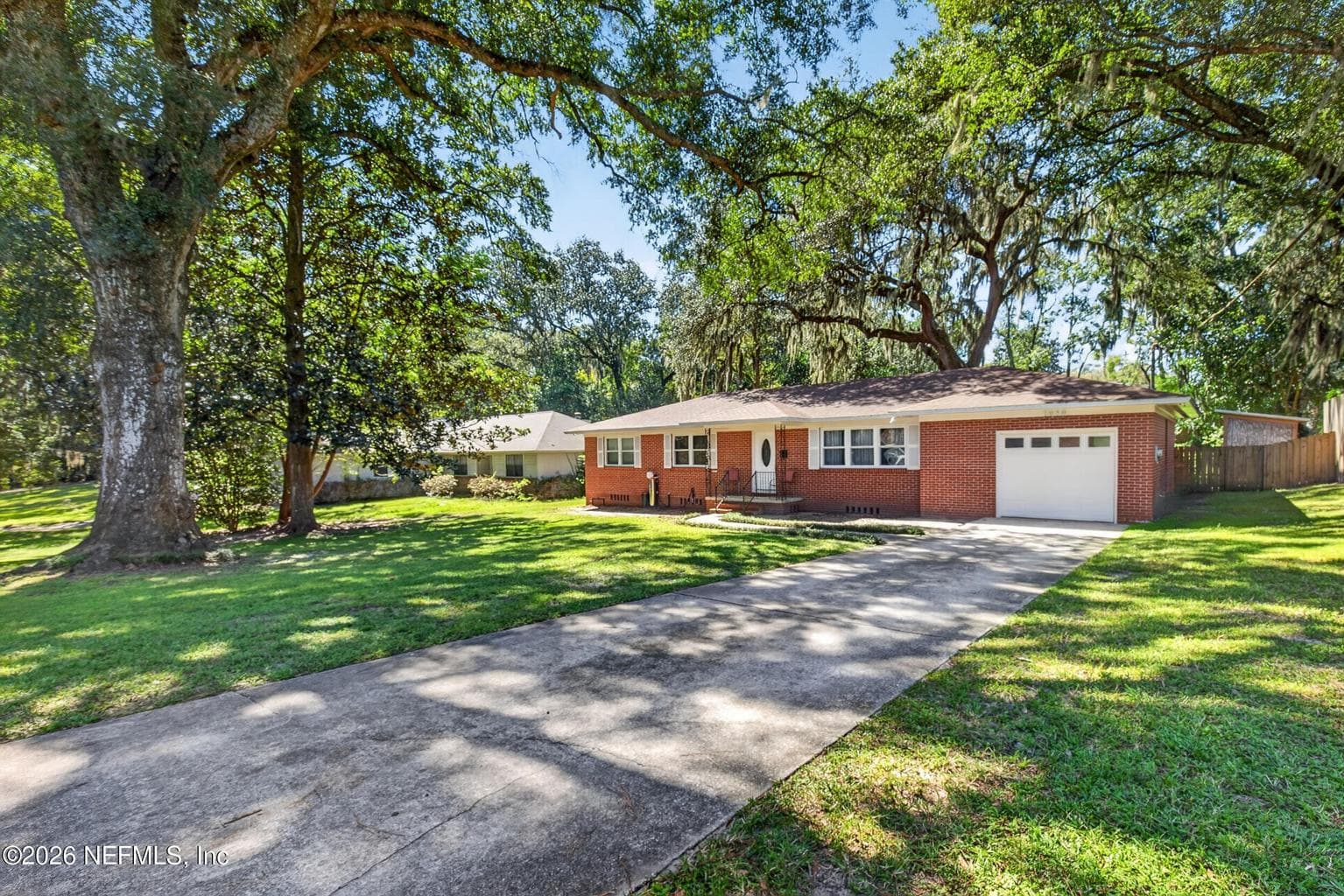 1050 CHAPEAU Road, Jacksonville, FL 32211