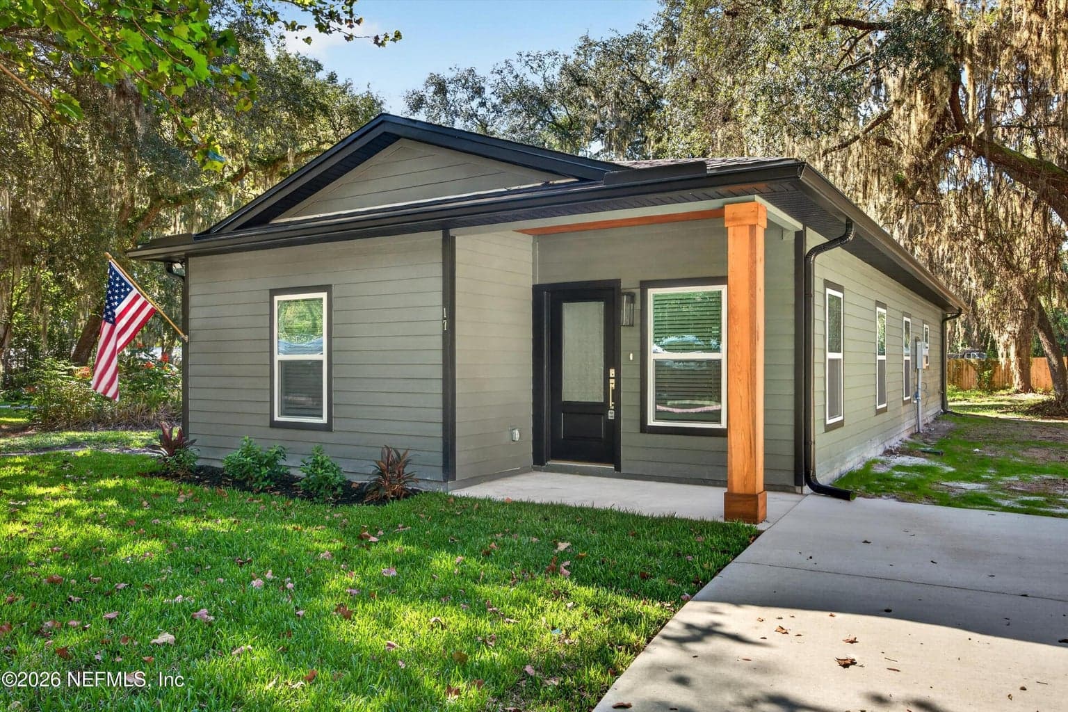 17 SE NELSONS POINT Road, Keystone Heights, FL 32656