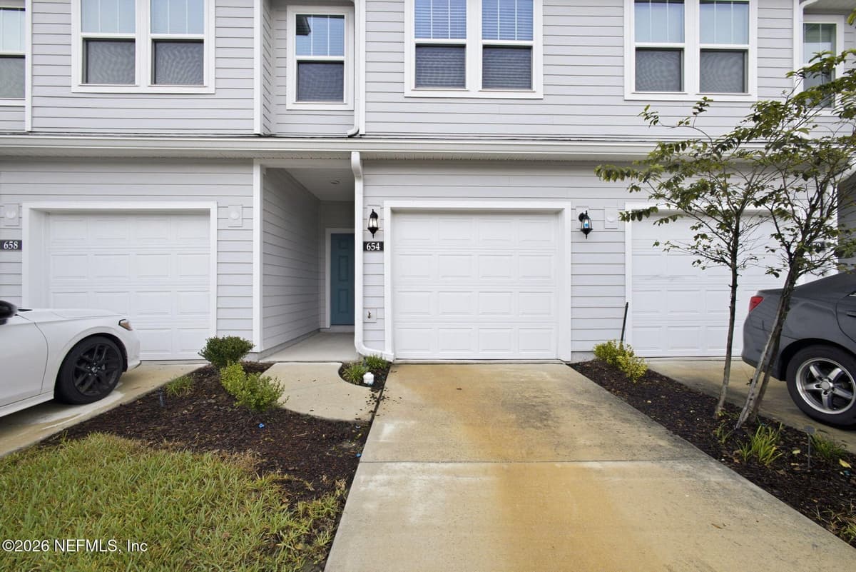 654 HOLLY LAKES Drive, Orange Park, FL 32073, Orange Park, FL - photo 2