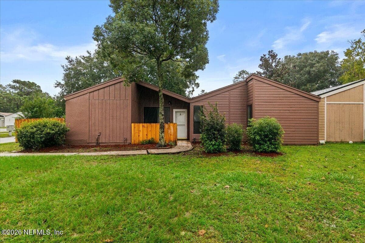 2524 WHISPERING WOODS Boulevard 3, Jacksonville, FL 32246