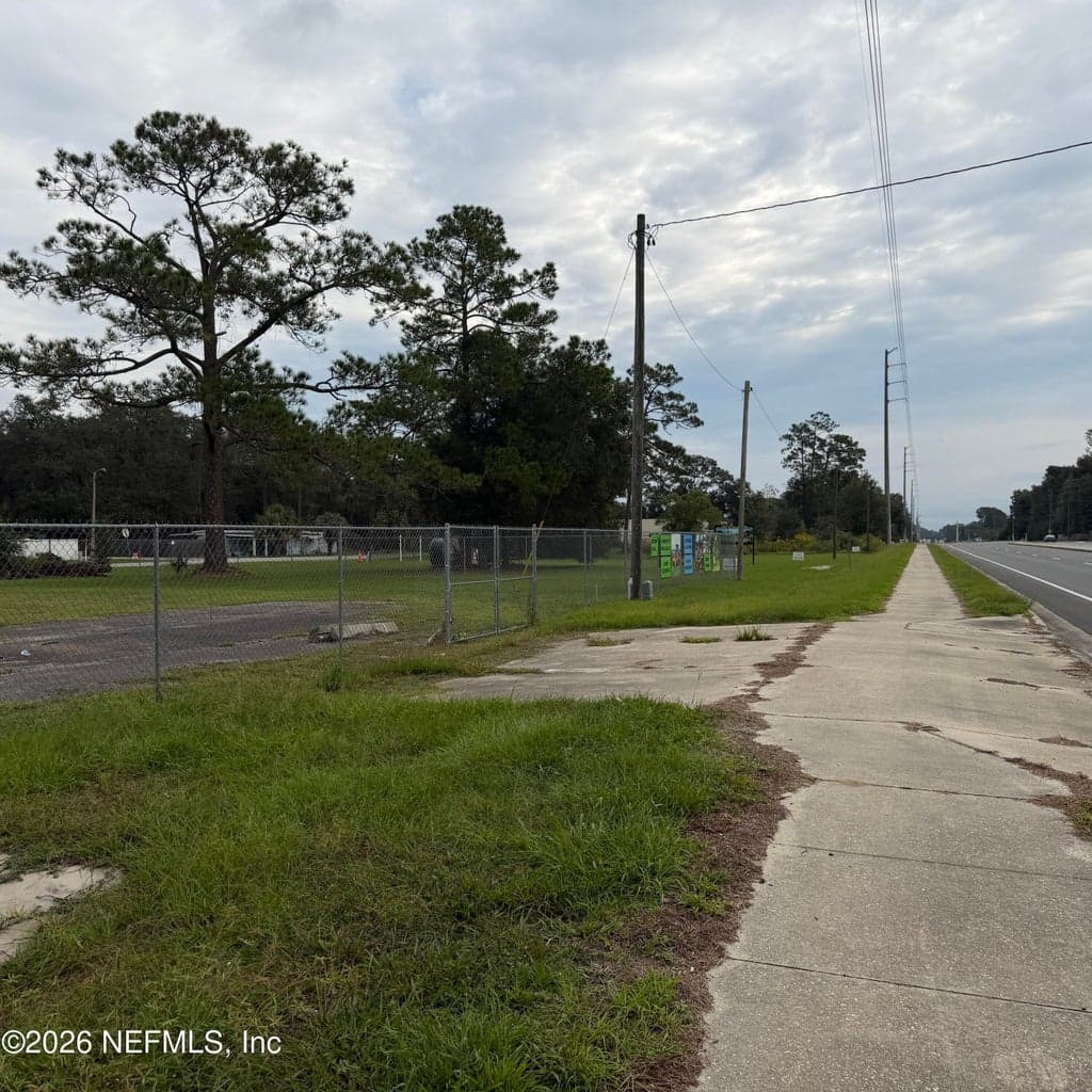 888 STATE ROAD 20, Interlachen, FL 32148