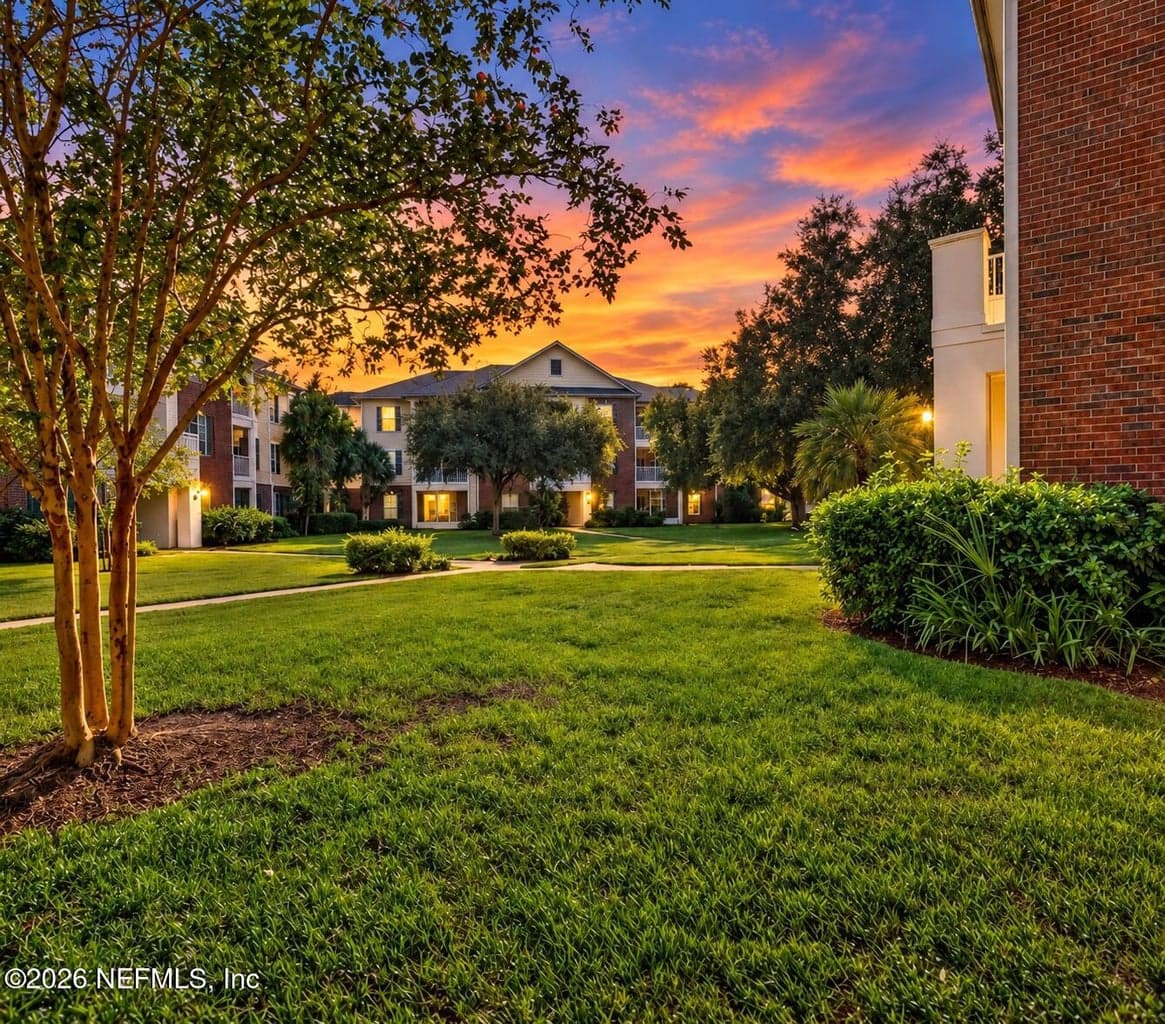 785 OAKLEAF PLANTATION Parkway 1812, Orange Park, FL 32065