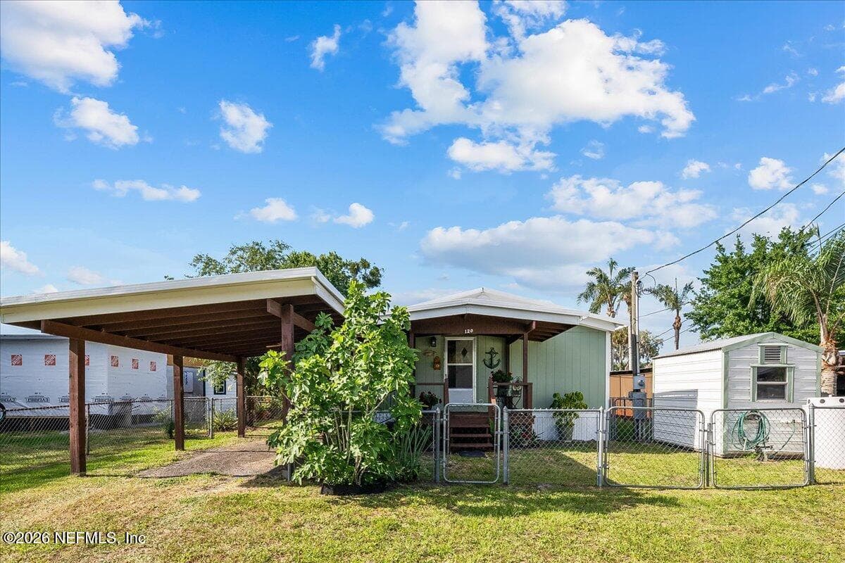 120 PINE Street, Satsuma, FL 32189, Satsuma, FL - photo 2