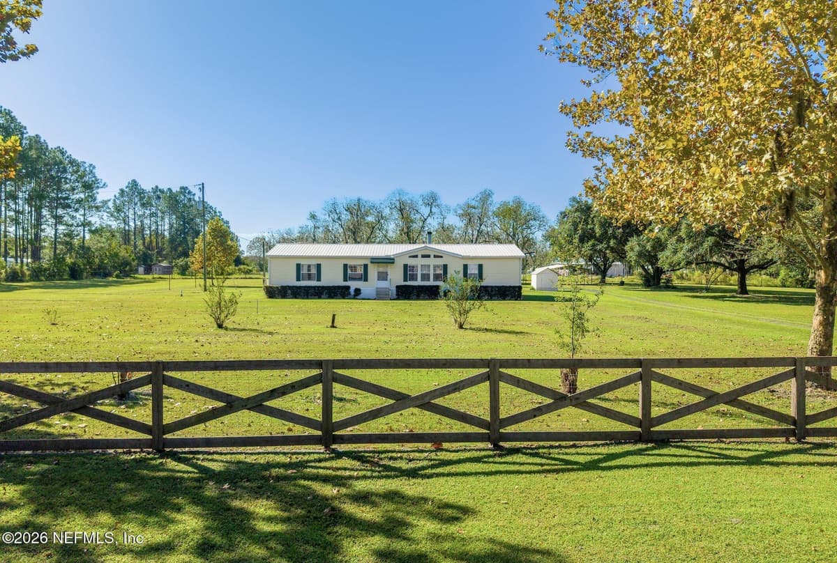 6152 NW 226TH Way, Lawtey, FL 32058, Lawtey, FL - photo 2