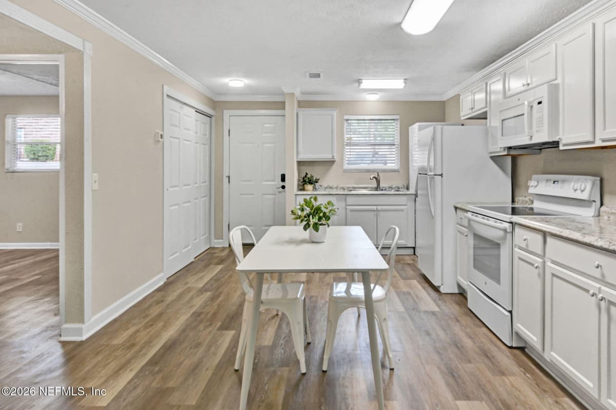4836 ATLANTIC Boulevard 207, Jacksonville, FL 32207, Jacksonville, FL - photo 2