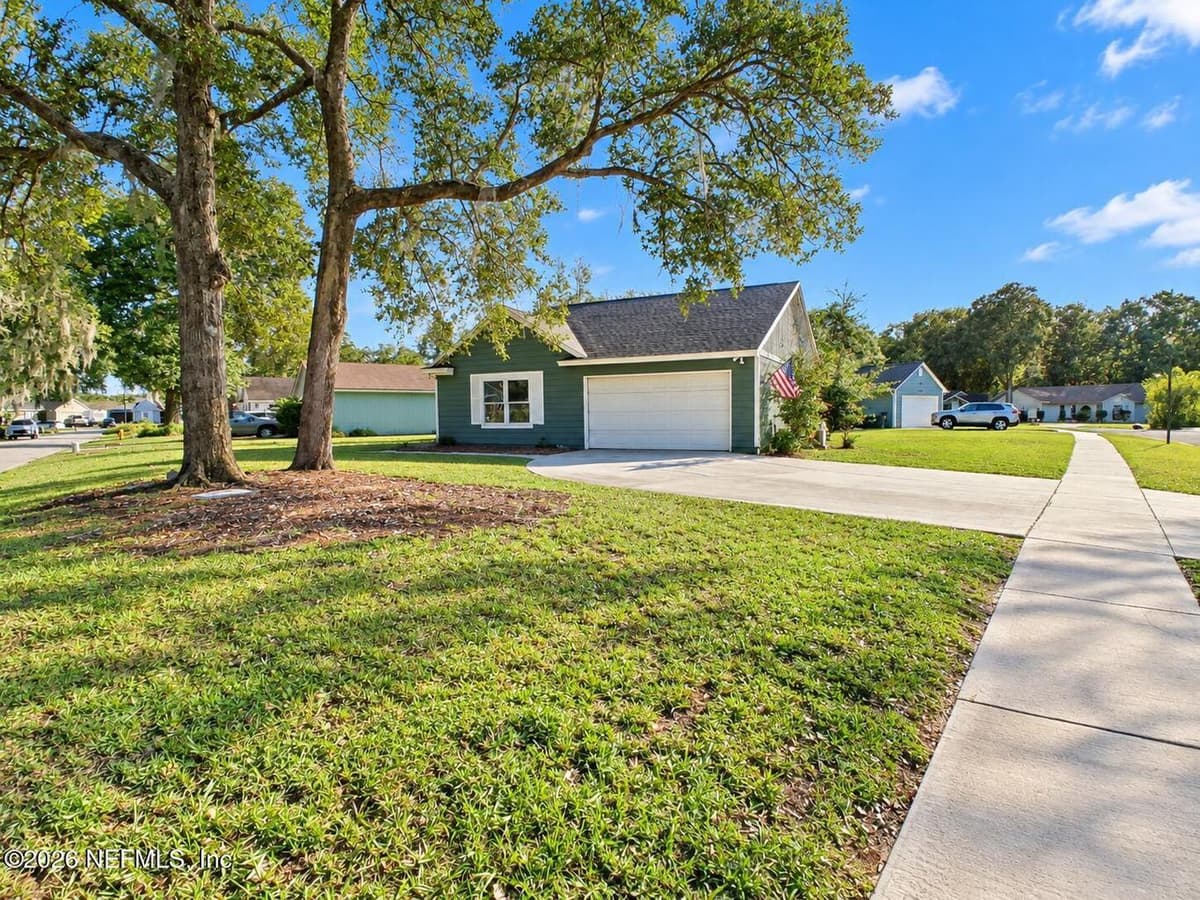 2405 BLUFFTON Drive W, Jacksonville, FL 32224, Jacksonville, FL - photo 2