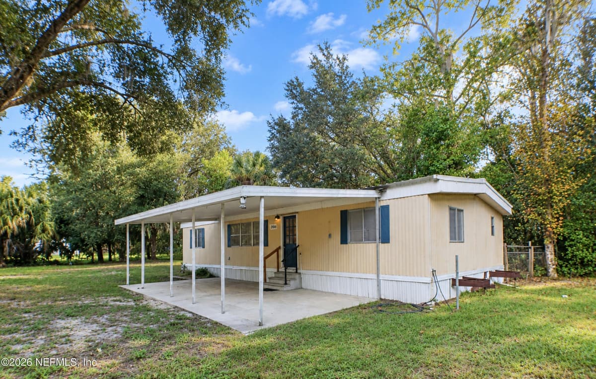 208 NAVAJO Street, Satsuma, FL 32189, Satsuma, FL - photo 2