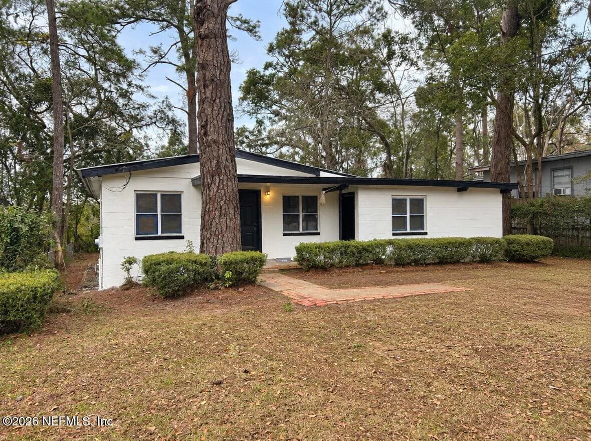 2052 HILLSBOROUGH Street, Tallahassee, FL 32310