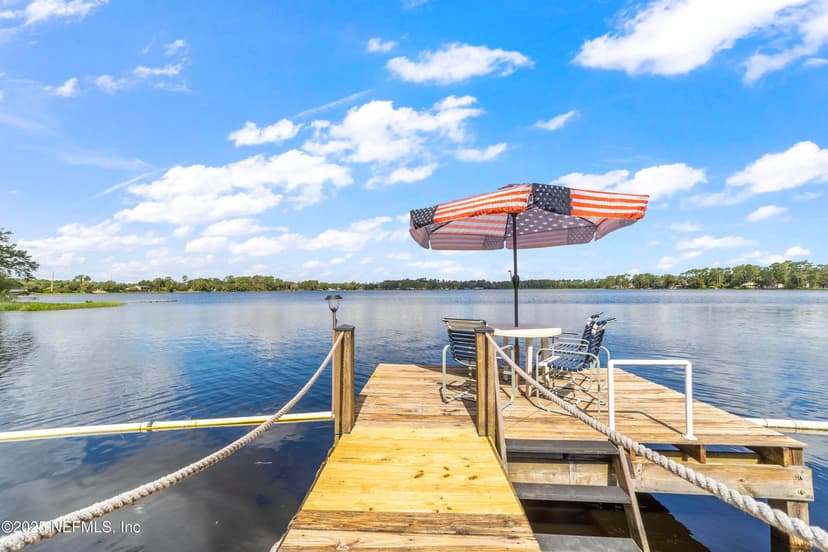 942 STATE RD 20, Interlachen, FL 32148