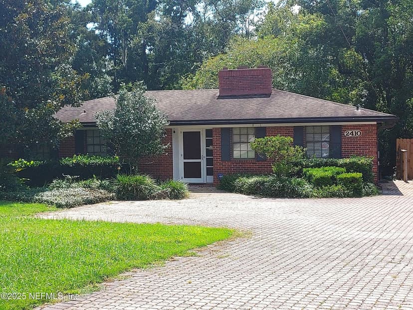 2410 CEDAR SHORES Circle, Jacksonville, FL 32210