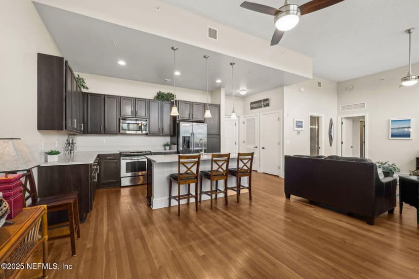 2525 COLLEGE Street 1308, Jacksonville, FL 32204