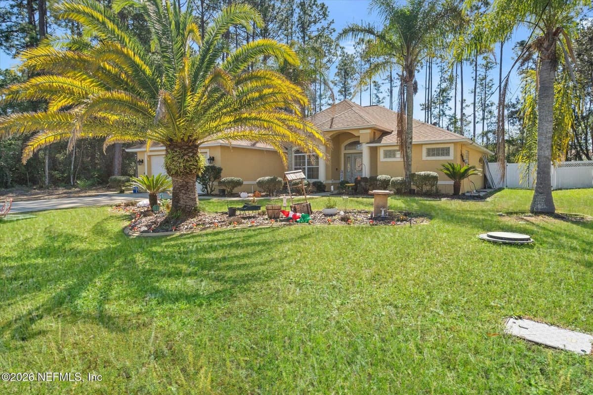 33 RED CLOVER Lane, Palm Coast, FL 32164, Palm Coast, FL - photo 2