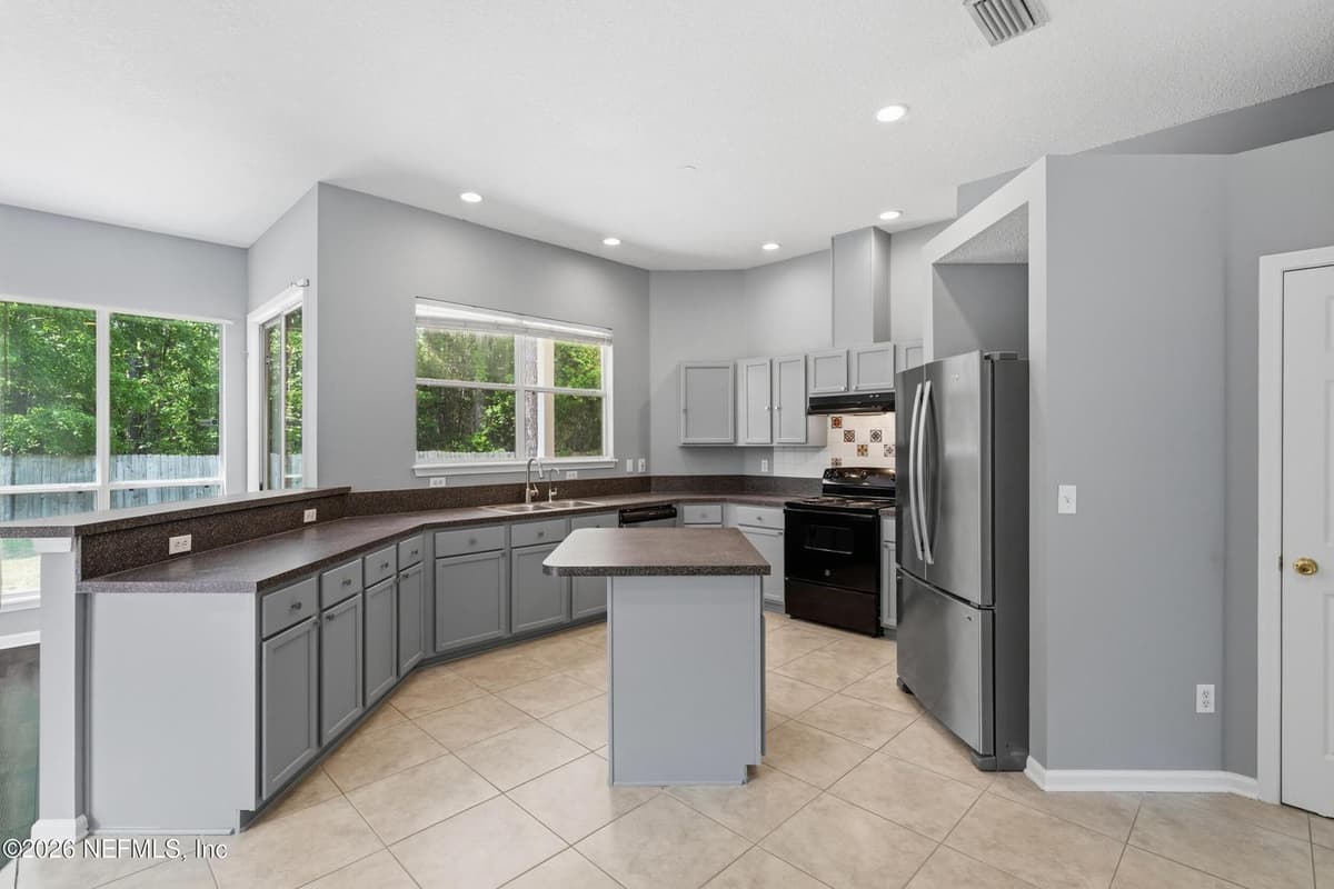 7735 ORTEGA BLUFF Parkway, Jacksonville, FL 32244, Jacksonville, FL - photo 3