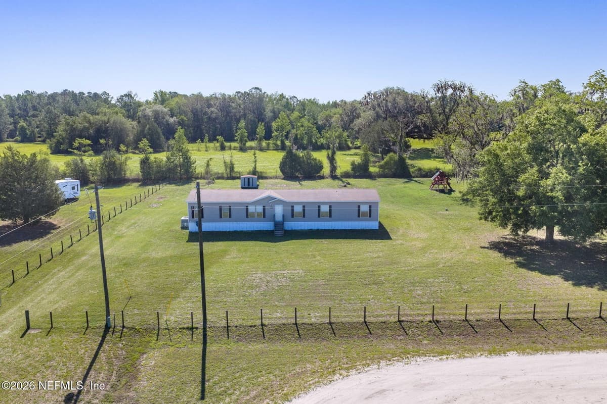 19407 NW 135TH Lane, Lake Butler, FL 32054, Lake Butler, FL - photo 2