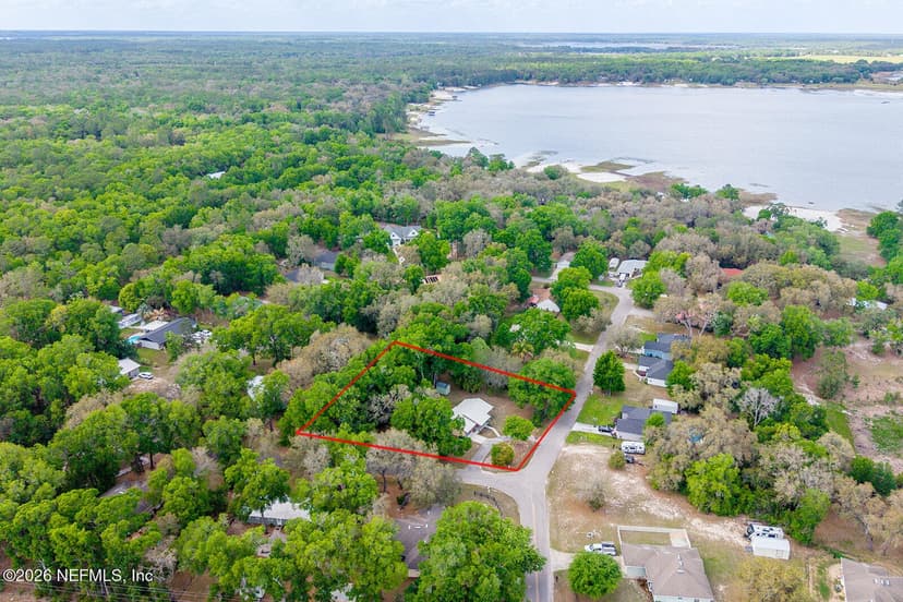 102 SWANS NEST Circle, Melrose, FL 32666