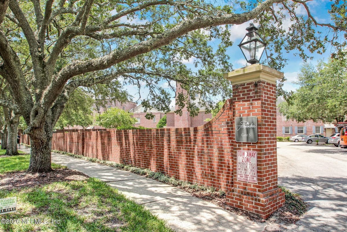 834 CEDAR Street 834, Jacksonville, FL 32207, Jacksonville, FL - photo 2