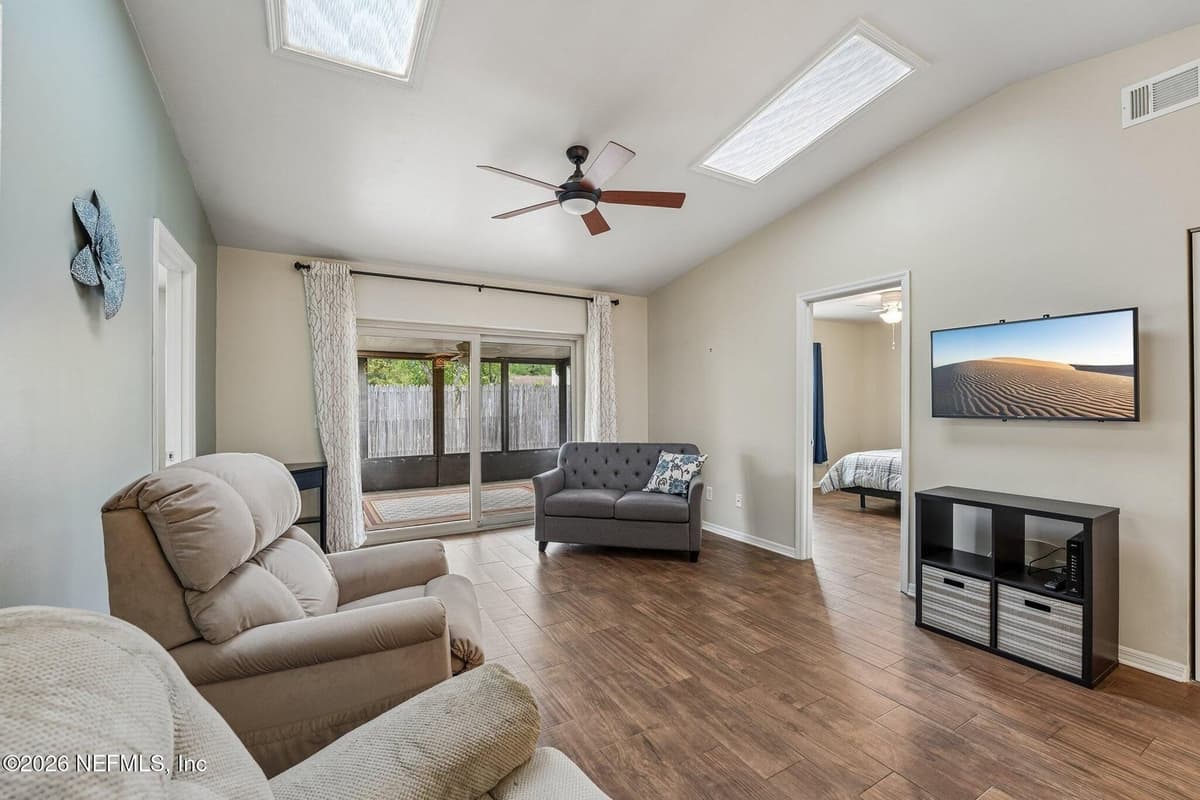 8638 DEERMOSS Way W, Jacksonville, FL 32217, Jacksonville, FL - photo 3