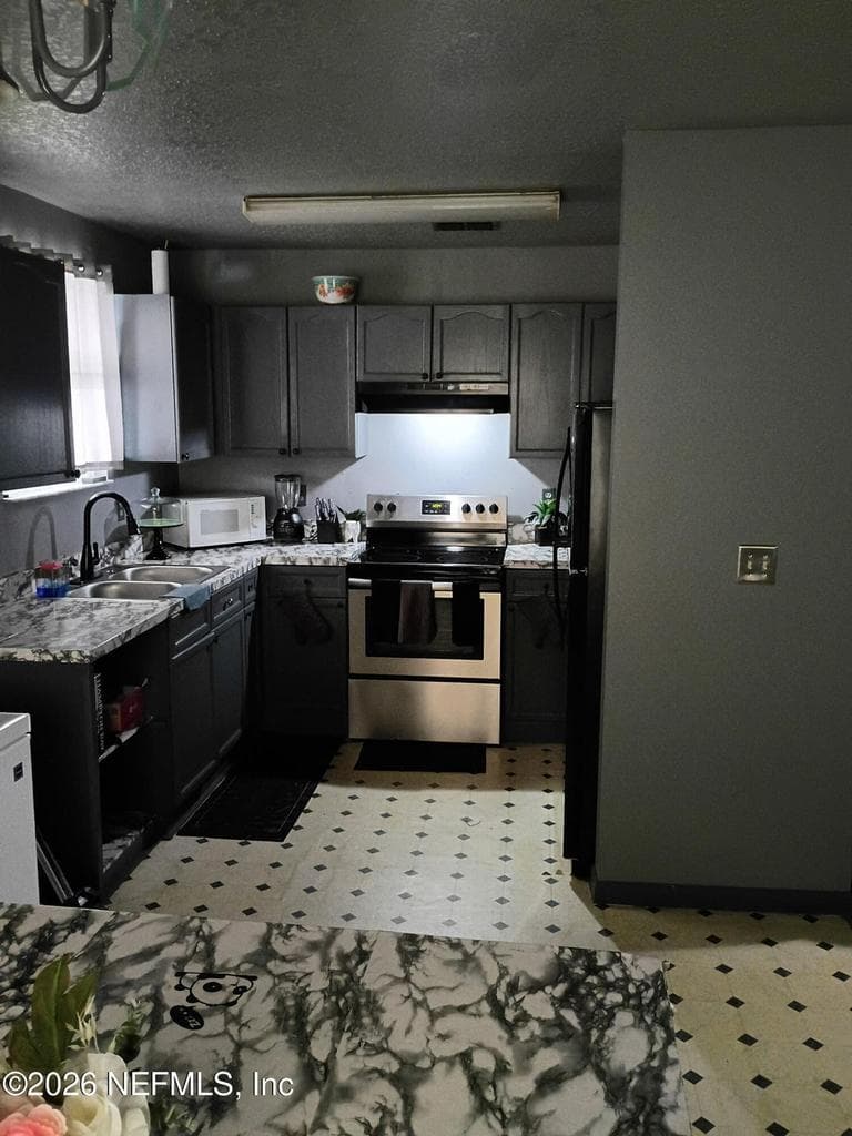 402 LEMON Street, Green Cove Springs, FL 32043