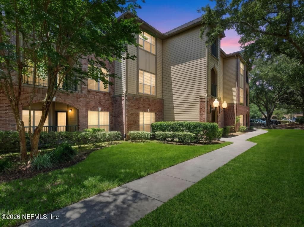 7800 POINT MEADOWS Drive 126, Jacksonville, FL 32256, Jacksonville, FL - photo 2