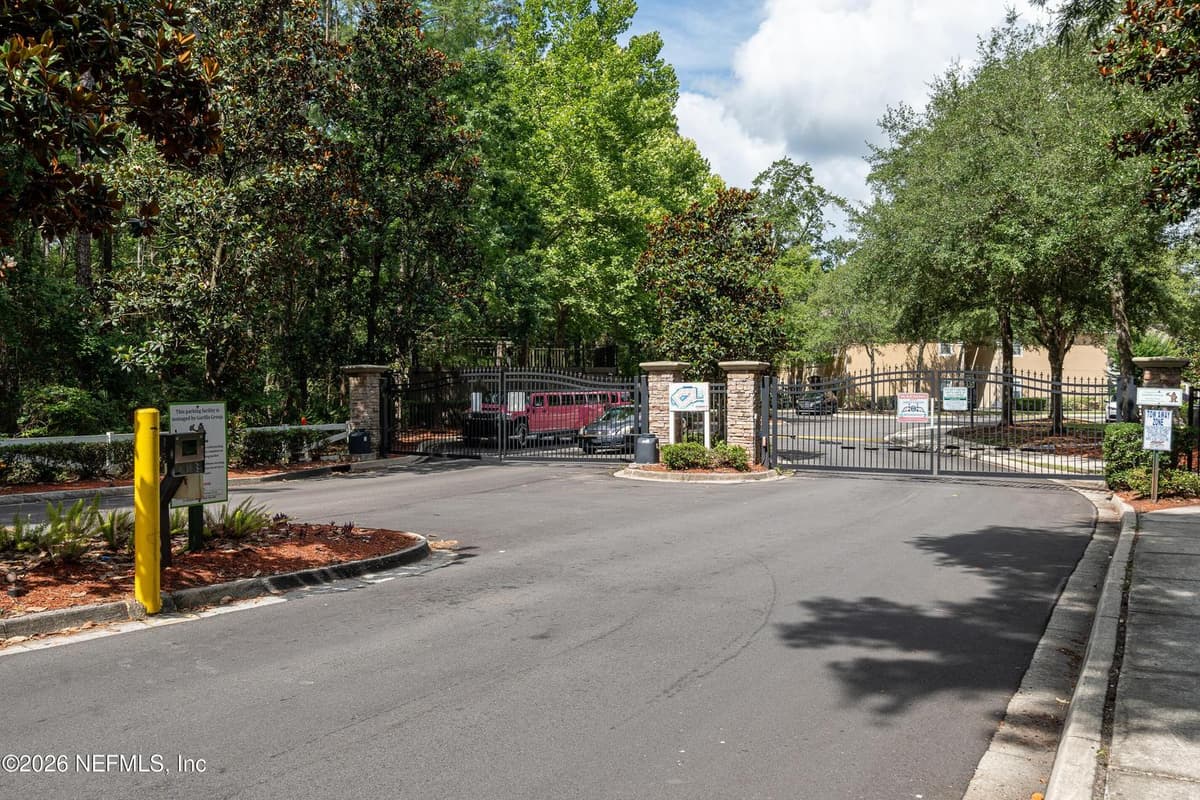 6069 MAGGIES Circle 103, Jacksonville, FL 32244, Jacksonville, FL - photo 2