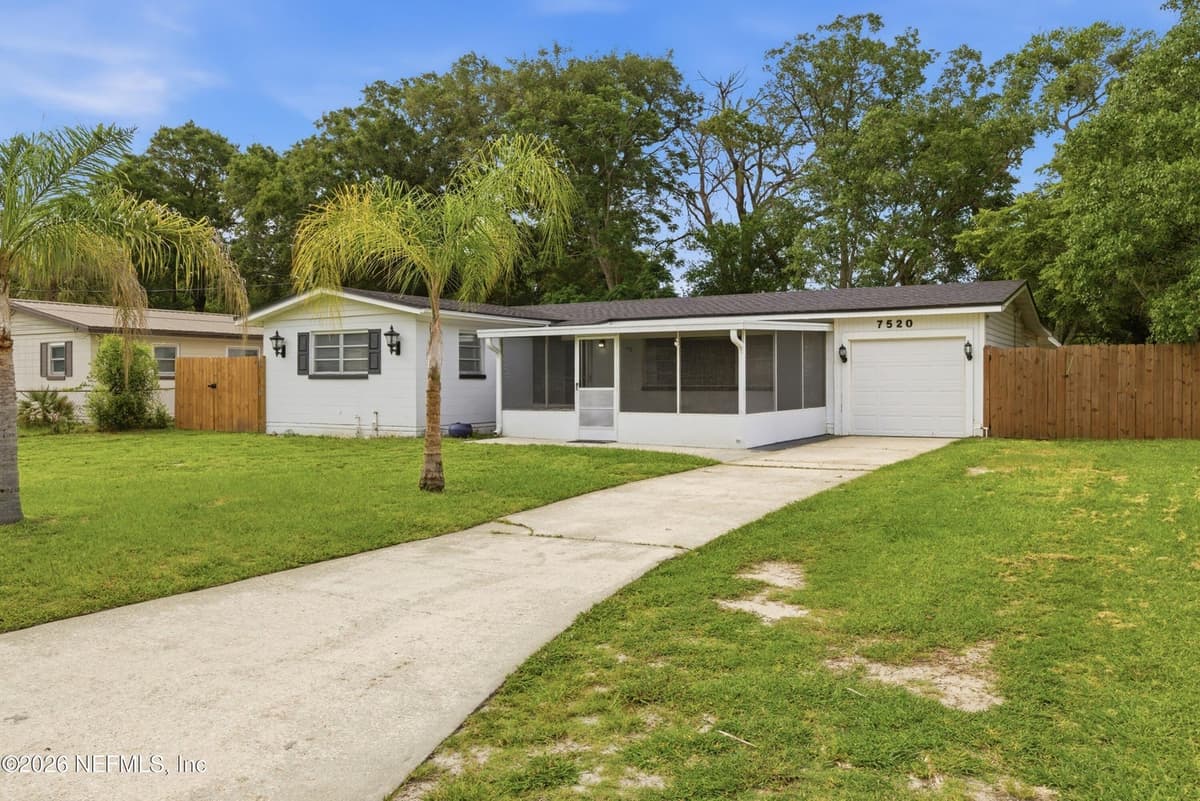 7520 BROCKHURST Drive, Jacksonville, FL 32277, Jacksonville, FL - photo 3
