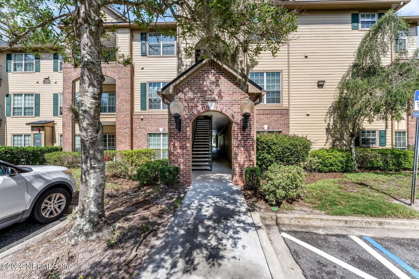 7800 POINT MEADOWS Drive 712, Jacksonville, FL 32256