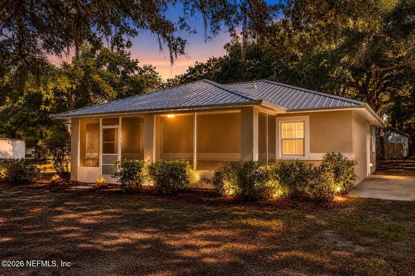 139 LAKE Street, Pomona Park, FL 32181