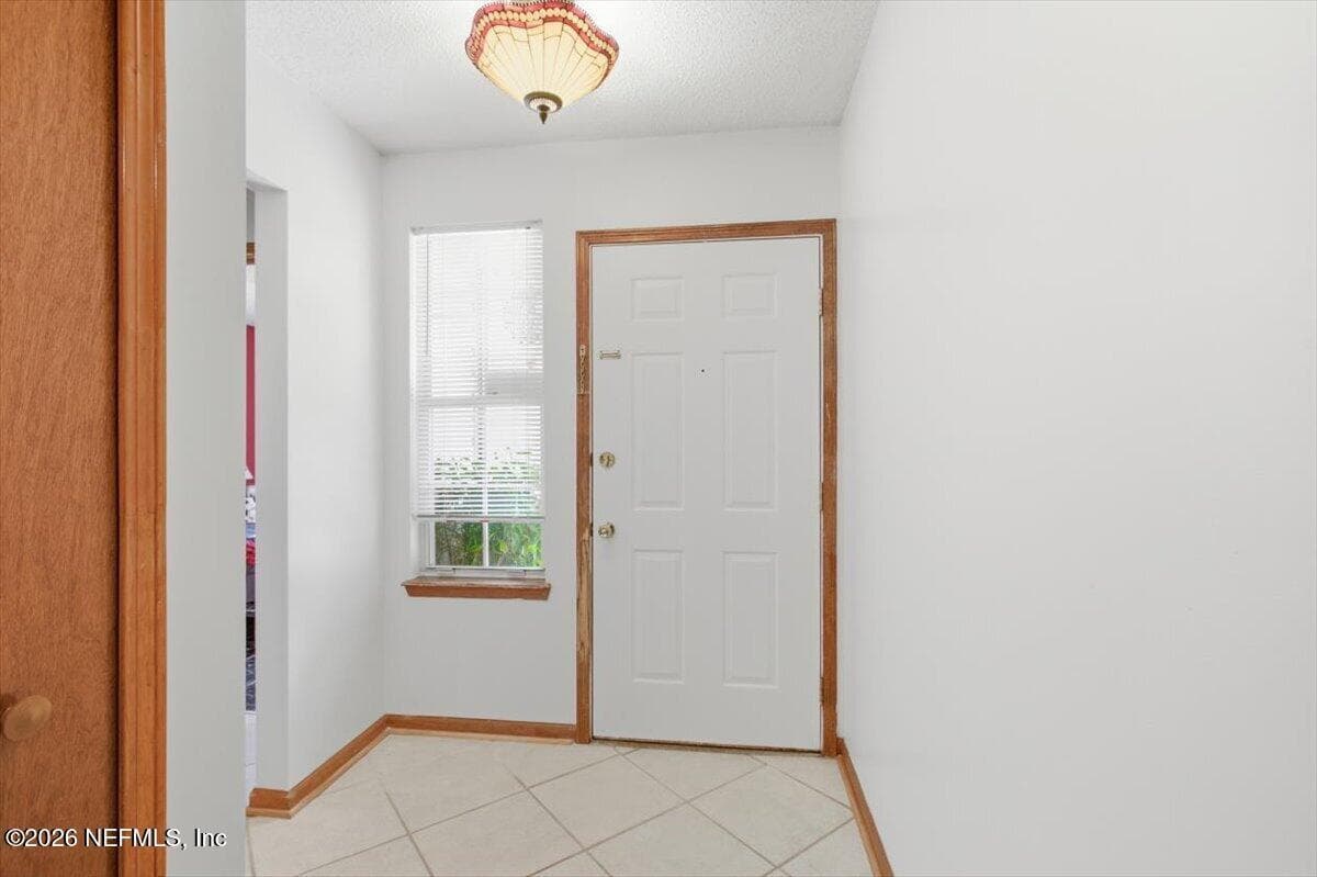 258 AQUARIUS Circle W, Jacksonville, FL 32216, Jacksonville, FL - photo 2